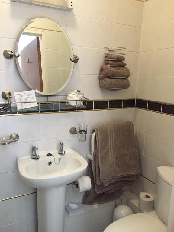 The Maples Bed & Breakfast Hythe  Bilik gambar