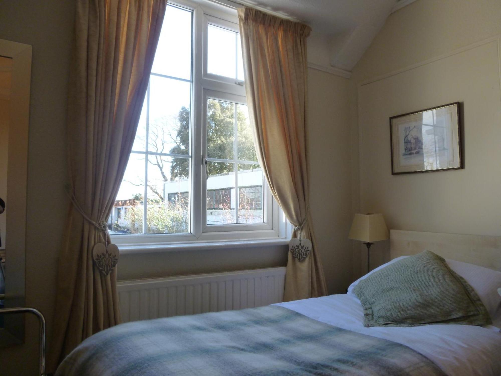 The Maples Bed & Breakfast Hythe  Bilik gambar