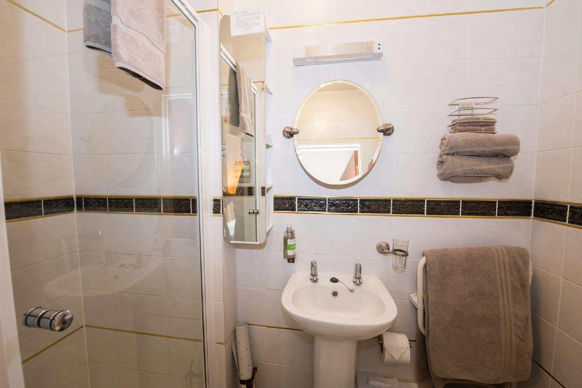 The Maples Bed & Breakfast Hythe  Luaran gambar