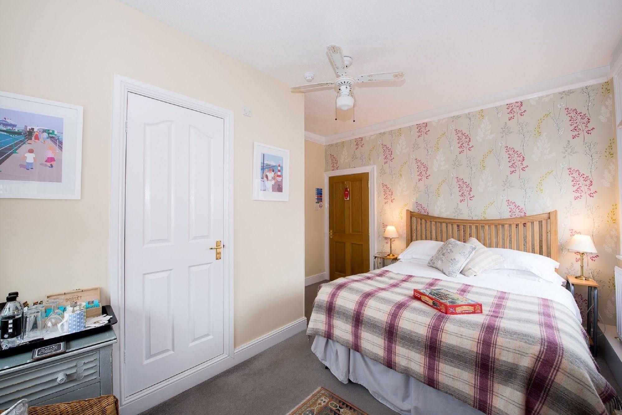 The Maples Bed & Breakfast Hythe  Luaran gambar