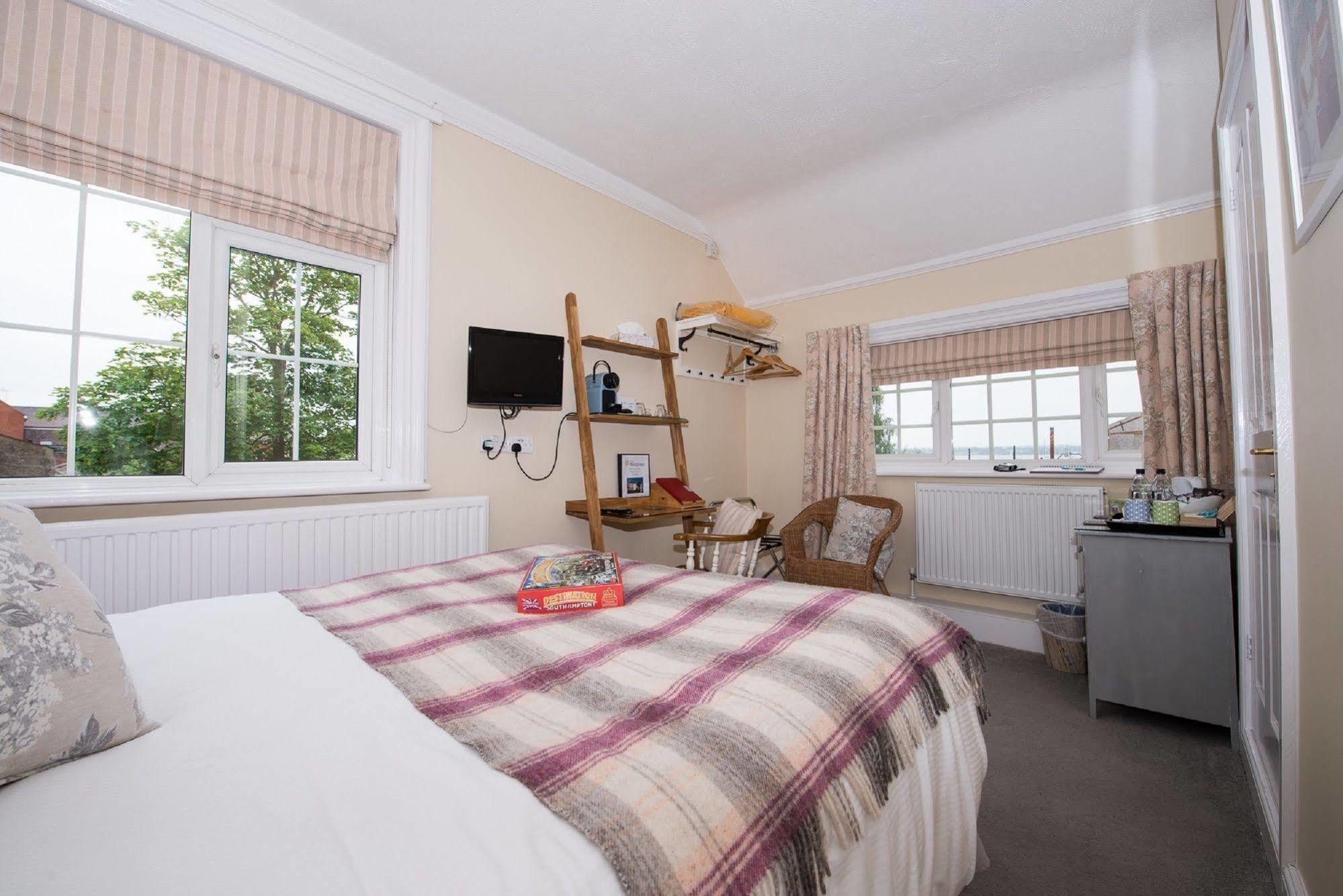 The Maples Bed & Breakfast Hythe  Luaran gambar